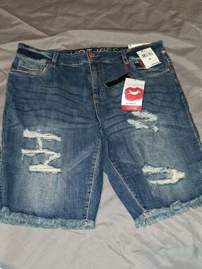 Hot Kiss Distressed High-Rise Bermuda Jeans - Dark Blue